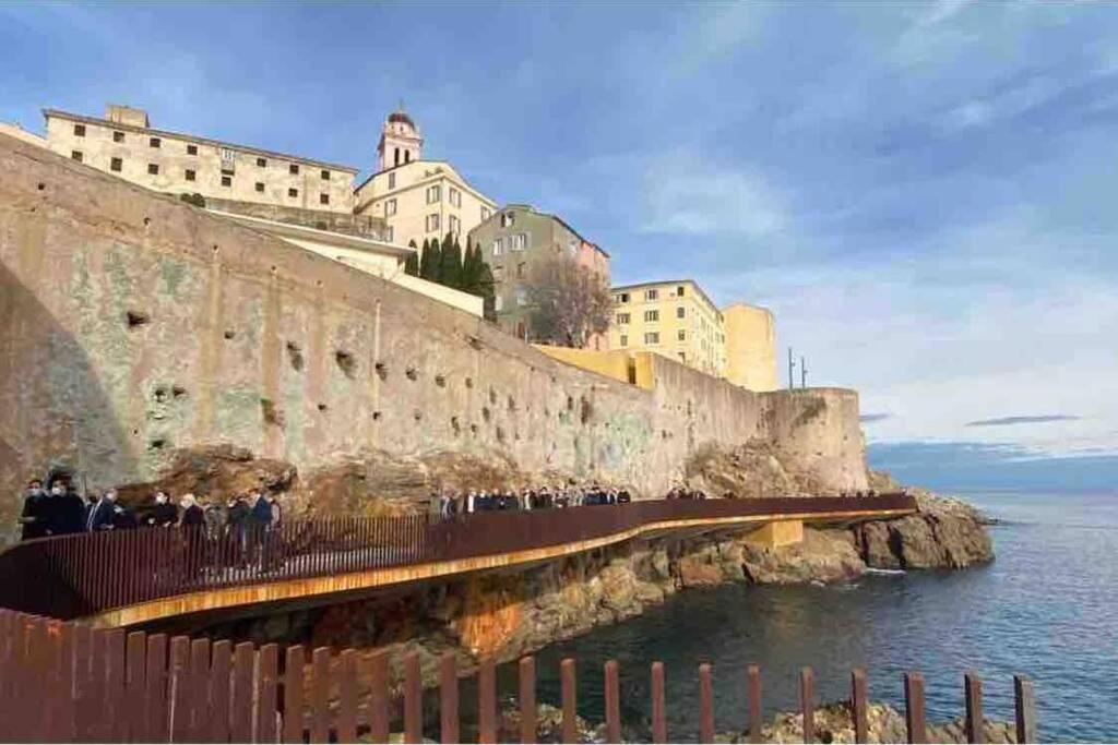 Appartement Vue Mer Avec Parking Gratuit Sur Place Bastia  Exteriör bild