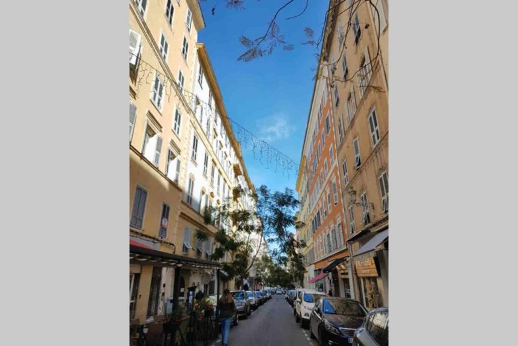 Appartement Vue Mer Avec Parking Gratuit Sur Place Bastia  Exteriör bild